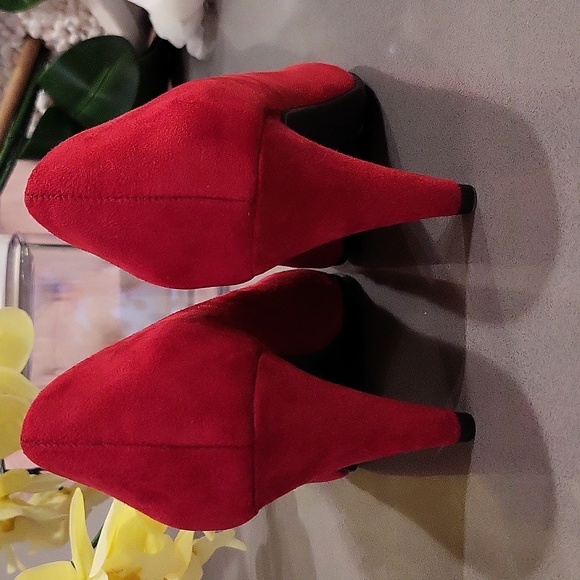 Suede low comfortable chunky heel w/ round toe - Picture 11 of 17